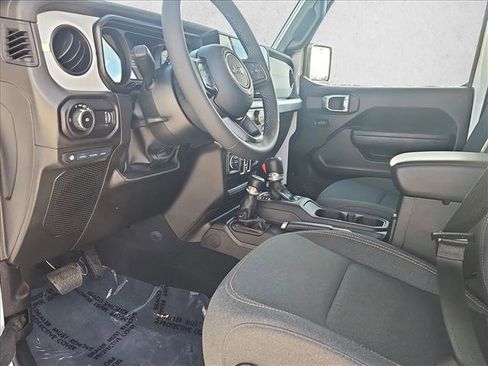 Used 2025 Jeep Wrangler Sport S image 10