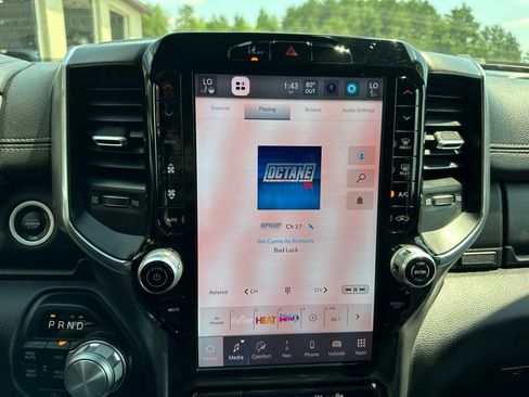 Used 2025 RAM 1500 Laramie image 21