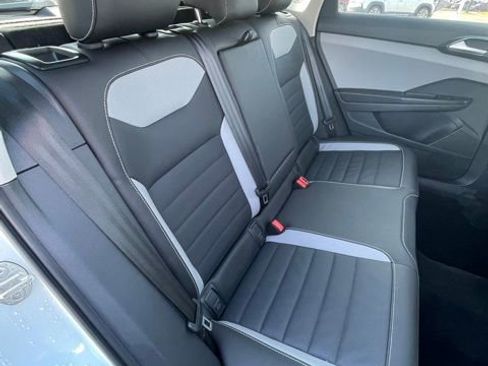 Used 2024 Volkswagen Taos SEL image 12