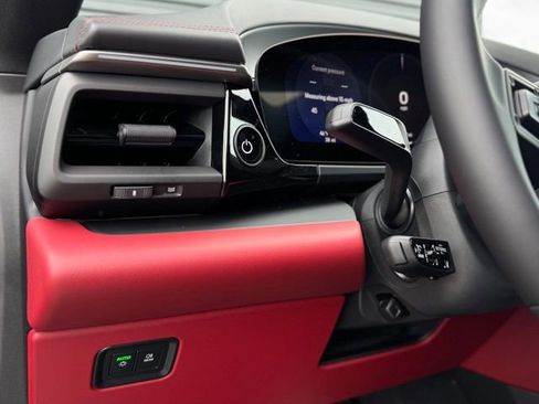 New 2026 Porsche Macan 4 Electric AWD/4WD image 17