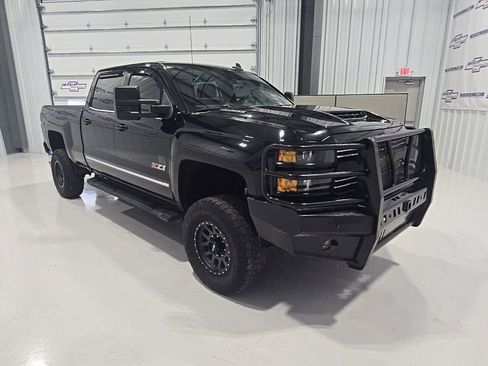 Used 2019 Chevrolet Silverado 2500 LTZ w/ Duramax Plus Package image 12