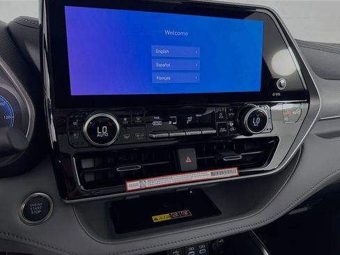 New 2026 Toyota Highlander Platinum AWD/4WD image 19