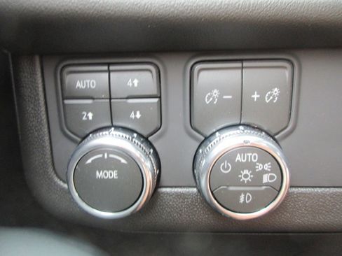 New 2026 GMC Yukon AT4 image 17