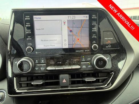 Used 2022 Toyota Highlander XLE FWD image 9