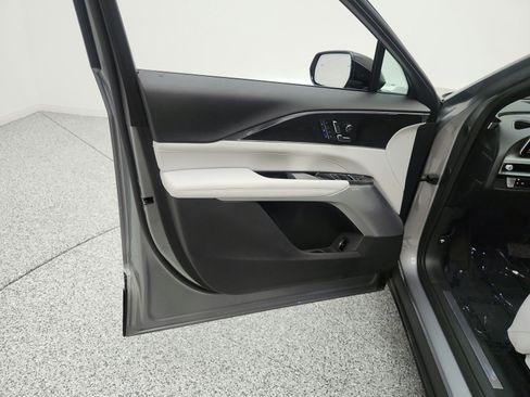 Used 2024 Cadillac Lyriq Luxury RWD image 15