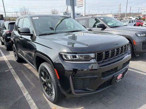 New 2026 Jeep Grand Cherokee Altitude AWD/4WD image 1