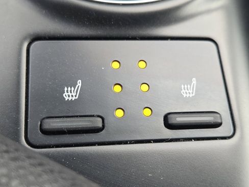 Used 2019 Toyota Camry XLE image 14