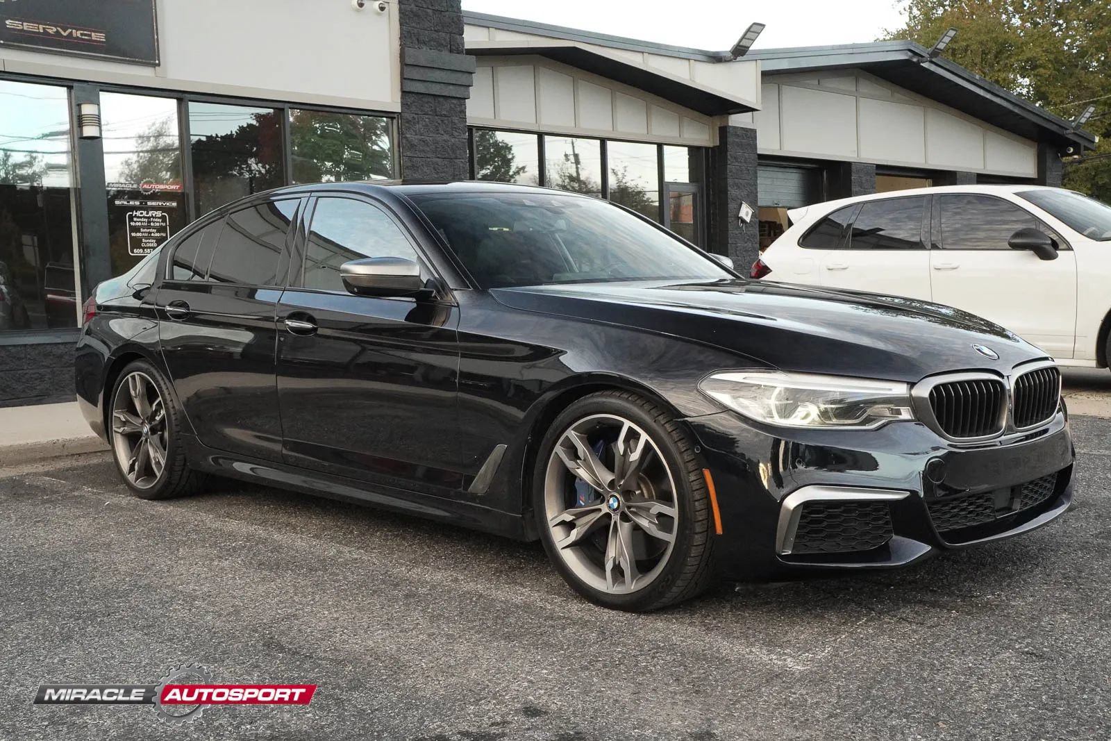 Used 2018 BMW M550i xDrive AWD/4WD image 9