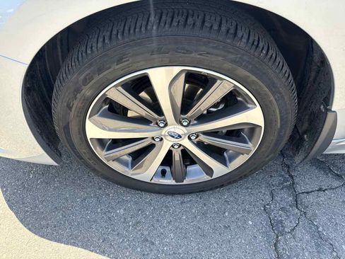 Used 2017 Subaru Legacy 2.5i Limited w/ Popular Package #4 AWD/4WD image 9