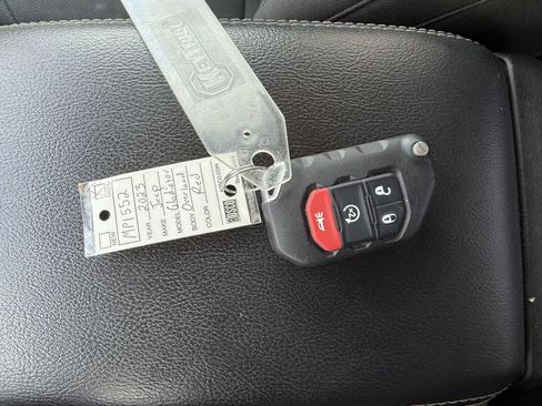 Used 2023 Jeep Gladiator Overland image 31