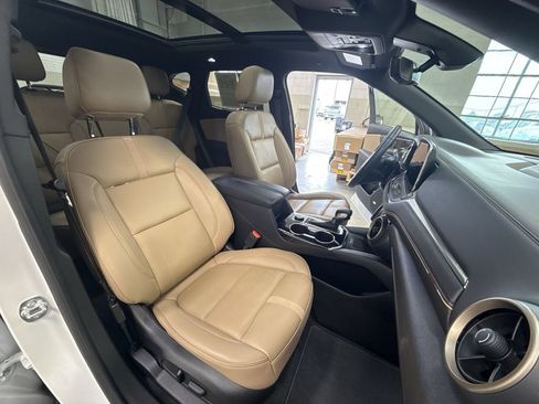 Used 2024 Chevrolet Blazer Premier w/ Driver Confidence II Package FWD image 36