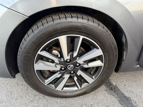 Used 2021 Nissan Versa SV image 14