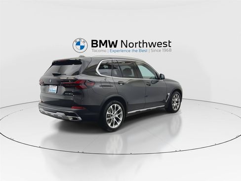 Used 2026 BMW X5 xDrive50e AWD/4WD image 3