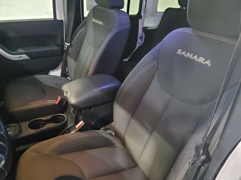 Used 2016 Jeep Wrangler Unlimited Sahara w/ Dual Top Group image 45