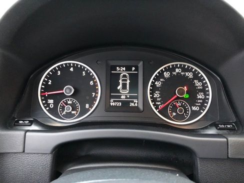 Used 2017 Volkswagen Tiguan Sport image 21