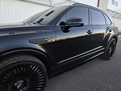 Used 2022 Bentley Bentayga image 18