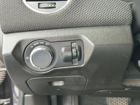 Used 2016 Chevrolet Cruze LT FWD image 23