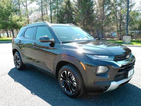 Certified 2023 Chevrolet TrailBlazer LT AWD/4WD image 2