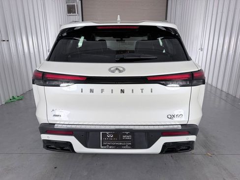 Certified 2023 INFINITI QX60 Luxe w/ Vision Package AWD/4WD image 6
