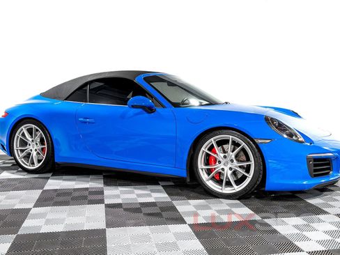 Used 2017 Porsche 911 Carrera 4S image 2