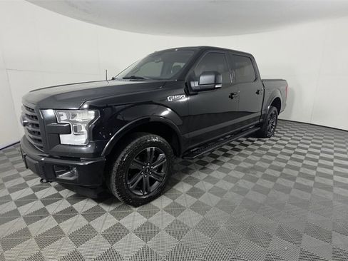 Used 2017 Ford F150 XLT w/ Equipment Group 302A Luxury image 9