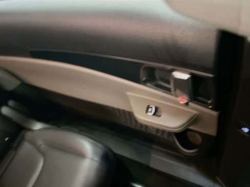 Used 2026 Kia Carnival FWD image 27