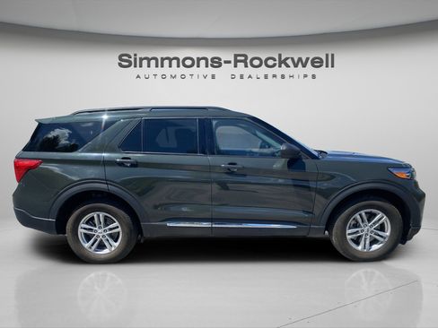 Used 2023 Ford Explorer XLT w/ Equipment Group 202A image 4