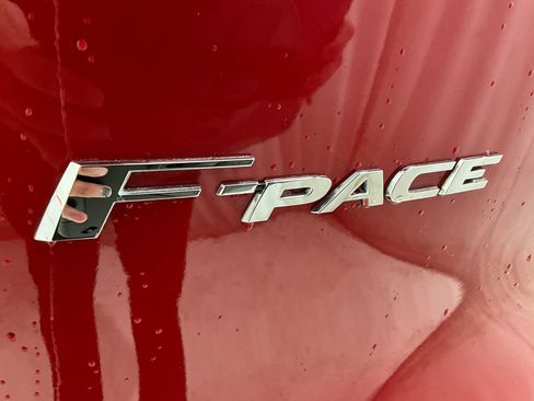Used 2020 Jaguar F-PACE S image 8
