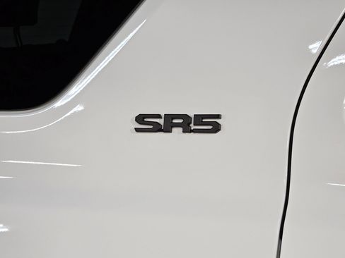 Certified 2025 Toyota 4Runner SR5 AWD/4WD image 39