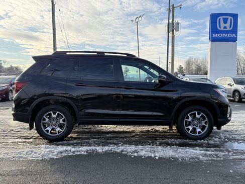 Used 2023 Honda Passport TrailSport image 4