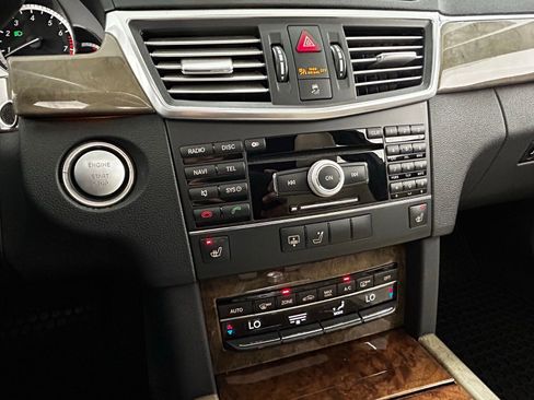 Used 2010 Mercedes-Benz E 350 4MATIC Sedan image 22