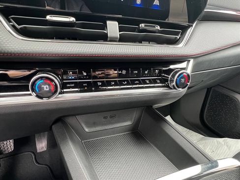 Used 2026 Chevrolet Traverse LT AWD/4WD image 23