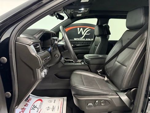 Used 2023 GMC Yukon Denali w/ Denali Reserve Package image 12