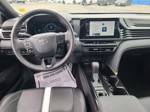 Used 2025 Toyota Camry SE FWD image 15