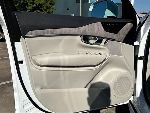 Used 2023 Volvo XC90 T8 Plus w/ Protection Package Premier image 19