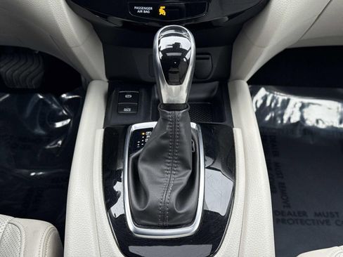 Used 2022 Nissan Rogue Sport SL w/ Premium Package image 13