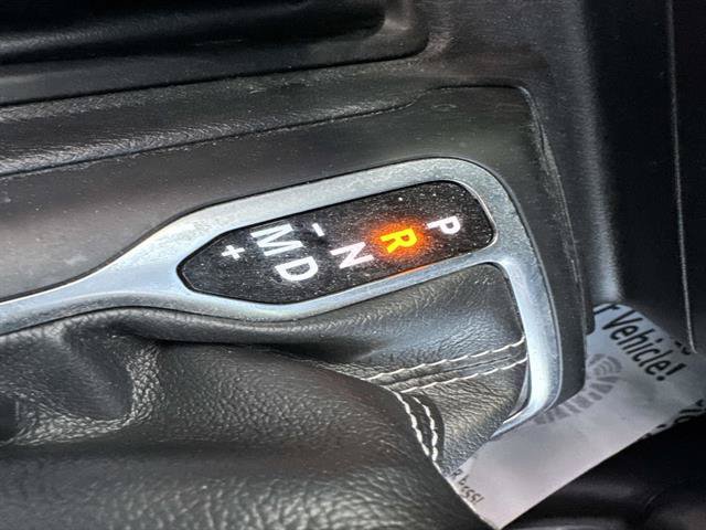 Used 2019 Jeep Wrangler Unlimited Sahara w/ Quick Order Package 24M Moab AWD/4WD image 17