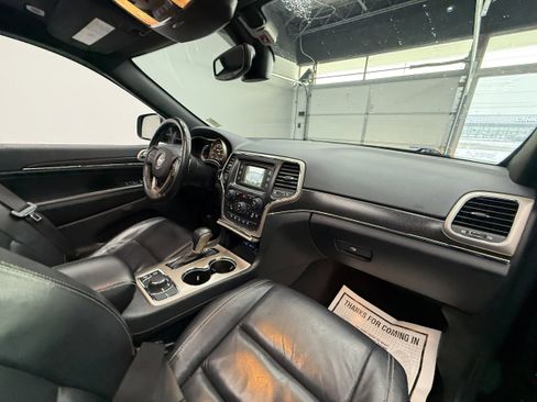 Used 2017 Jeep Grand Cherokee Limited w/ Trailer Tow Group IV image 19