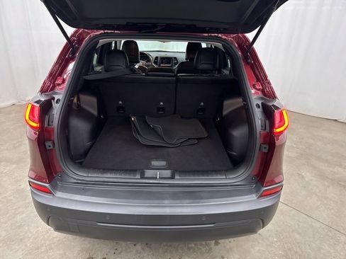 Used 2021 Jeep Cherokee Latitude Plus image 7