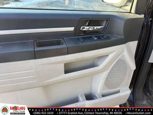 Used 2010 Dodge Grand Caravan SE image 13