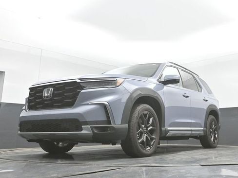 Used 2025 Honda Pilot Touring image 45