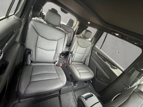Certified 2022 Cadillac XT6 Premium Luxury w/ LPO, ONYX Package FWD image 21