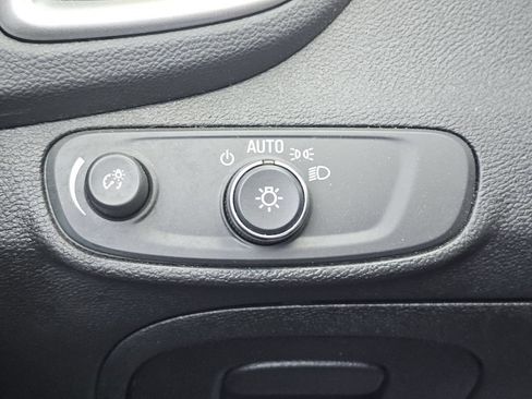 Used 2019 Chevrolet Trax LS AWD/4WD image 15