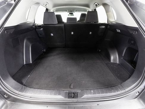 Used 2021 Toyota RAV4 XLE image 10