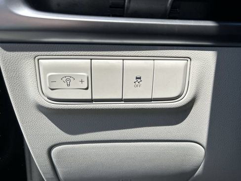 Certified 2025 Hyundai Tucson SE FWD image 23