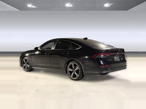 Used 2024 Honda Accord Sport image 3