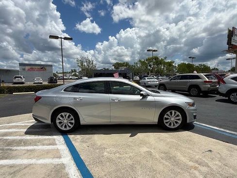 Used 2021 Chevrolet Malibu LT image 7