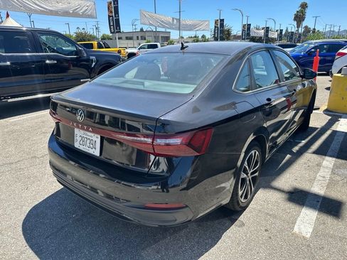 Used 2025 Volkswagen Jetta Sport FWD image 4