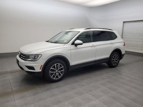 Used 2020 Volkswagen Tiguan SE AWD/4WD image 2