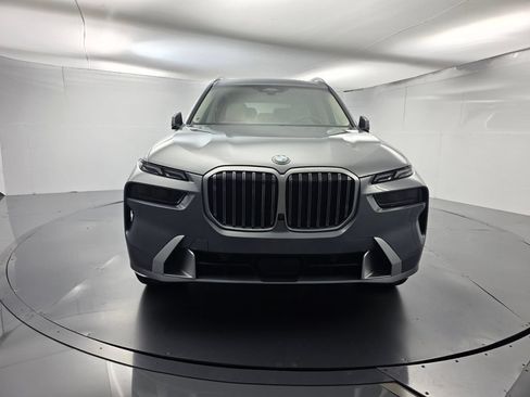 Certified 2024 BMW X7 xDrive40i w/ Premium Package AWD/4WD image 2